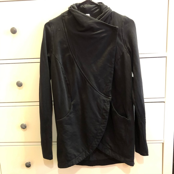 LuluLemon thats a wrap jacket - Picture 6 of 11